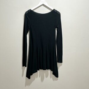 LINE THE LABEL Women’s Black Boat Neck Cashmere Blend Asymmetrical Hem Top Sz S